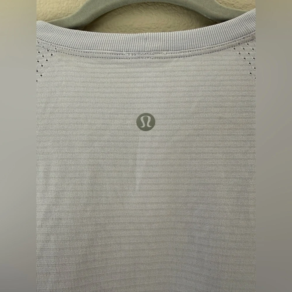 lululemon - Swiftly High-Low Cropped Tank - LAVENDER FROST